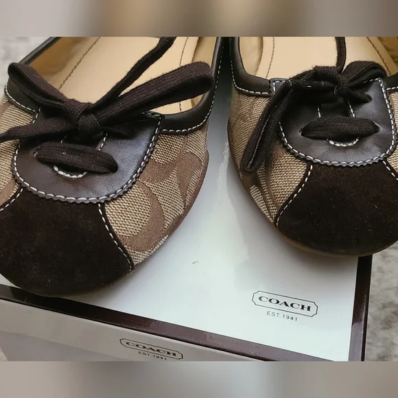 Coach Women's Tan and Brown Flats - Picture 4 of 10